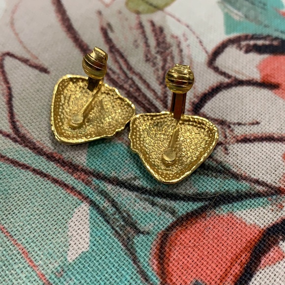 Clip on Earrings Hand painted Triangular Shape Purple and Gold - Picture 4 of 4